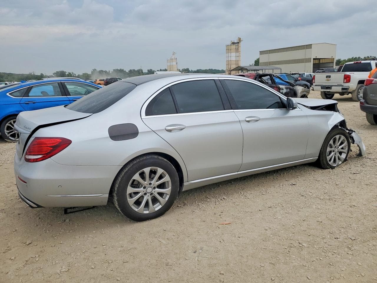2017 Mercedes-Benz E 300 4Matic - foto 3