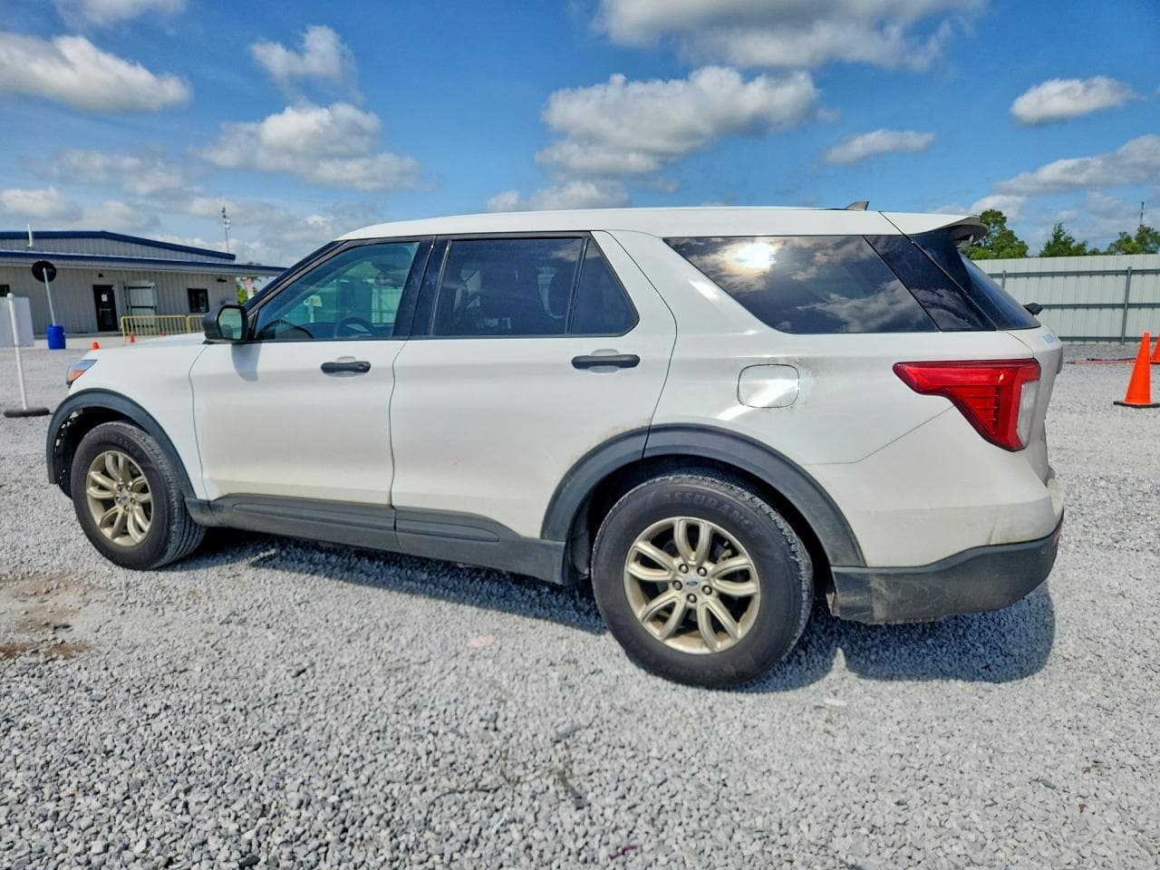 2021 Ford Explorer - foto 2