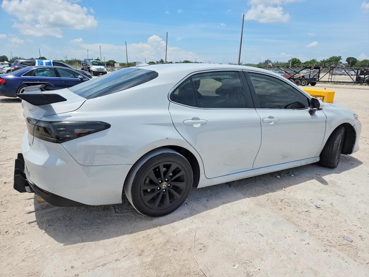 2023 Toyota Camry Le - foto 3