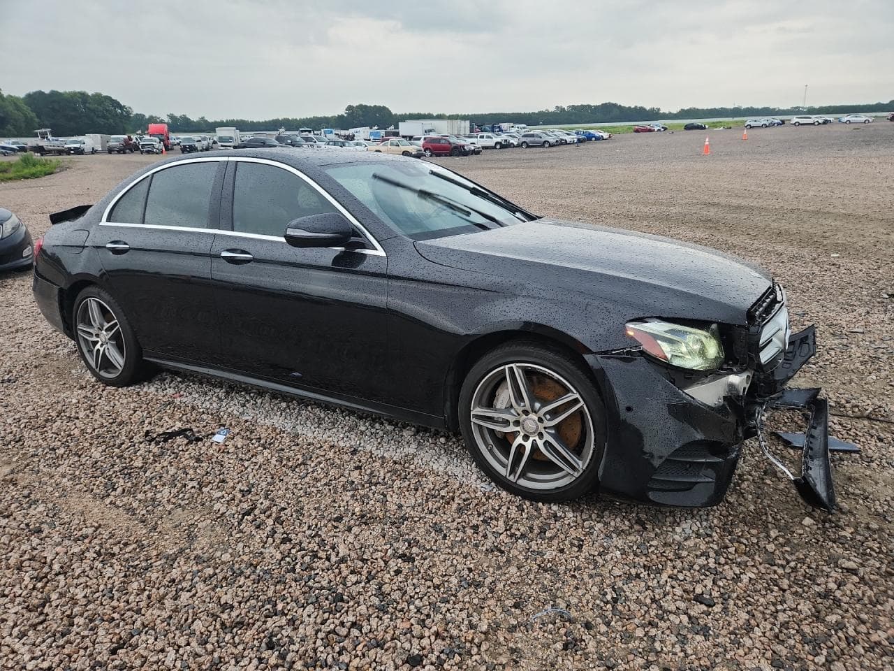 2017 Mercedes-Benz E 300 4Matic - foto 4