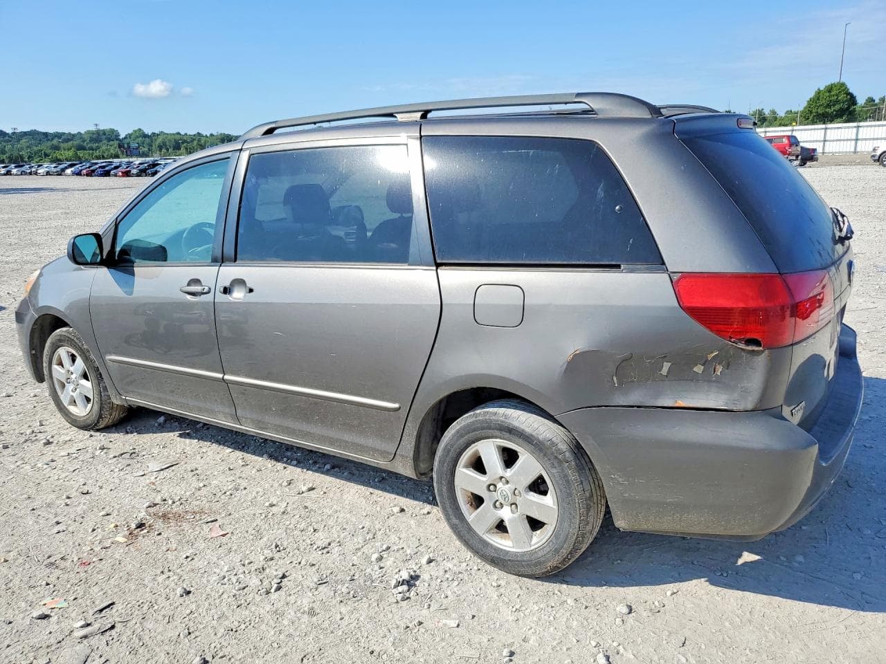 2004 Toyota Sienna Le 7 Passenger - foto 2