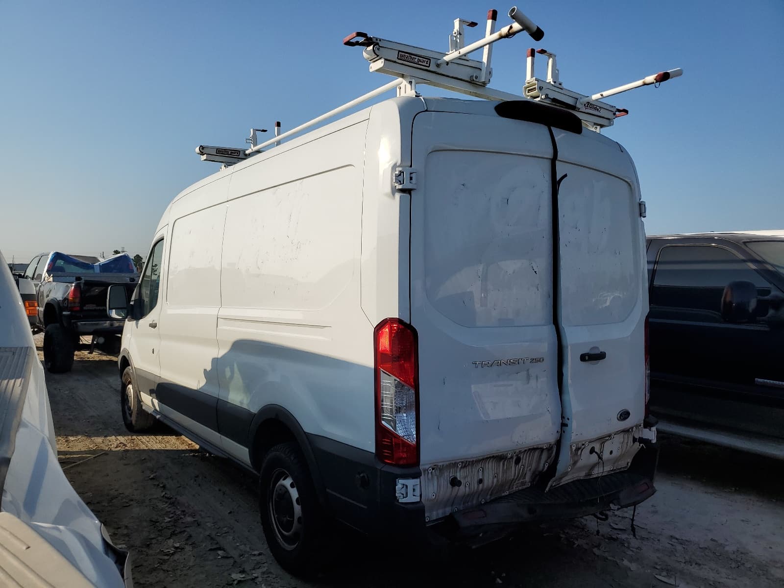 2019 Ford Transit - foto 2