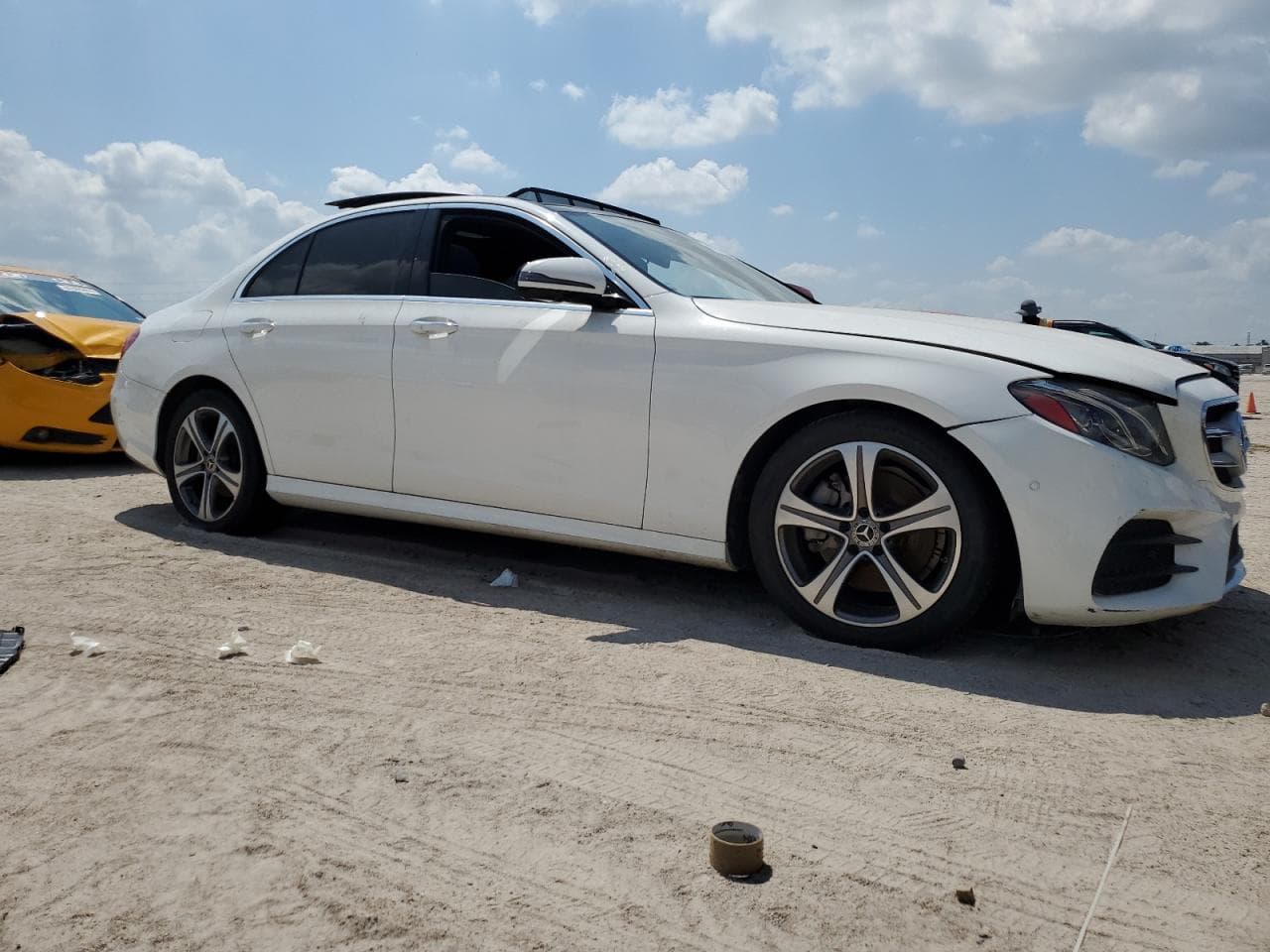 2019 Mercedes-Benz E 300 - foto 4