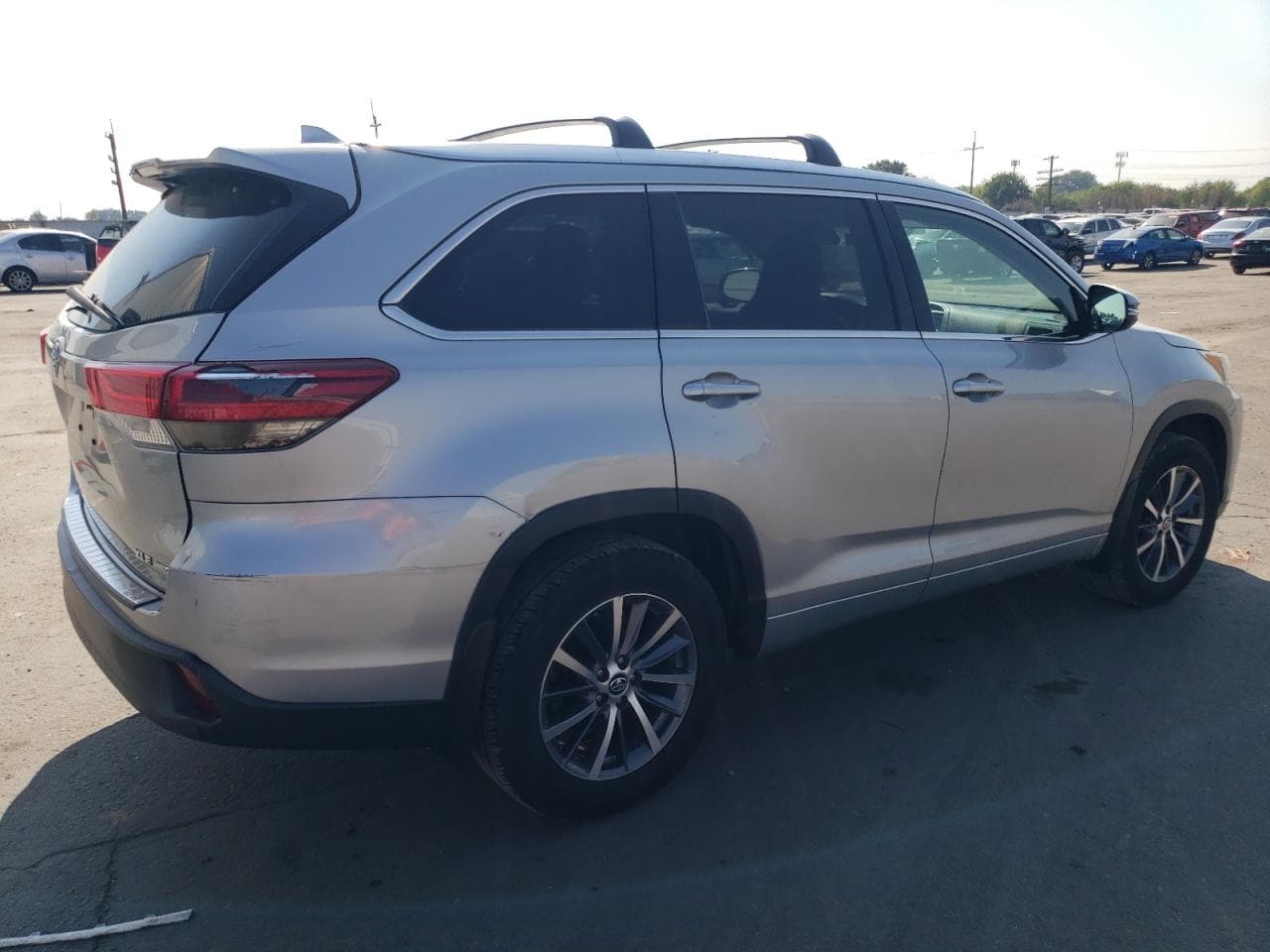 2017 Toyota Highlander Se - foto 3