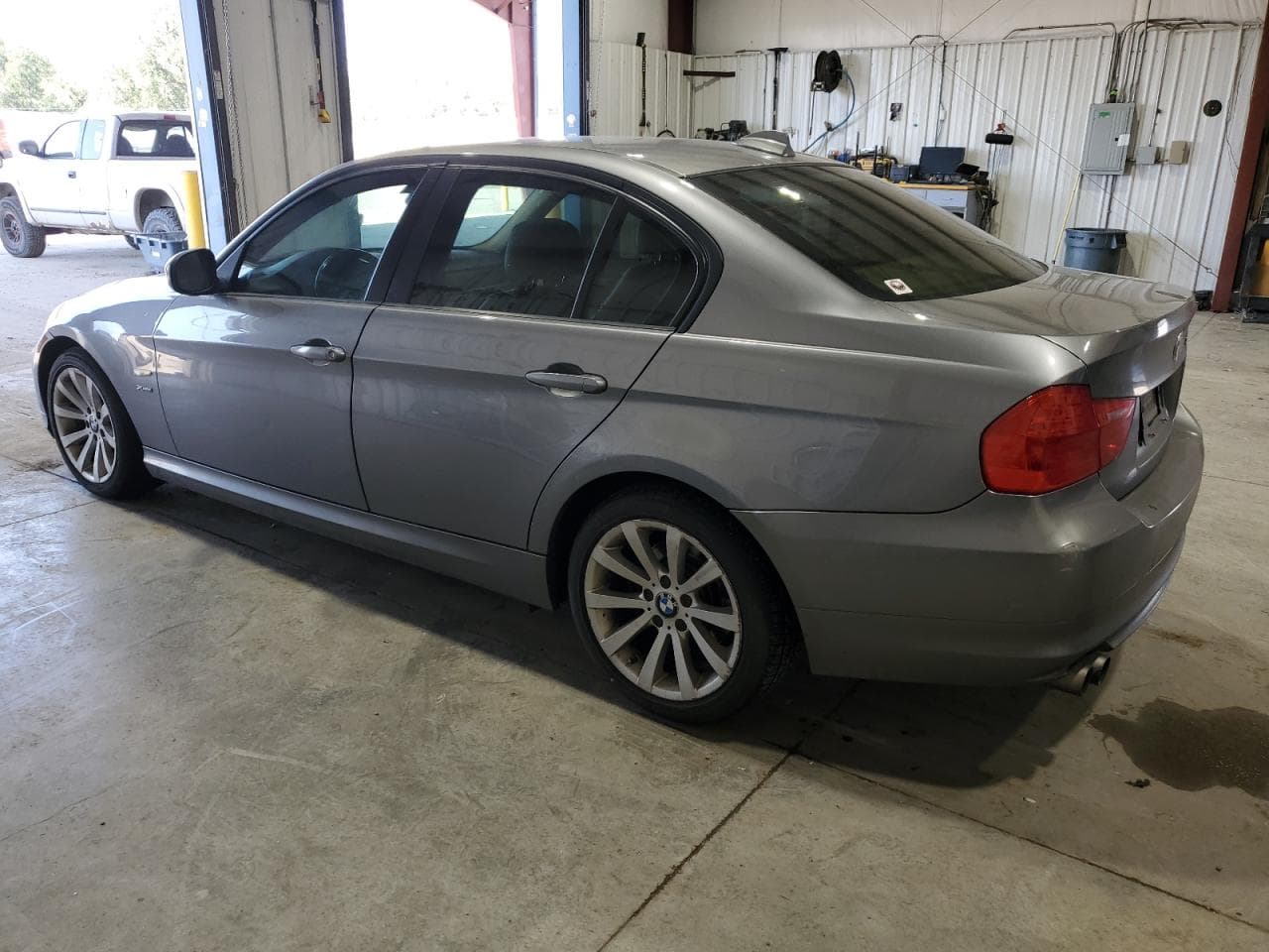2011 BMW 328I xDrive - foto 2