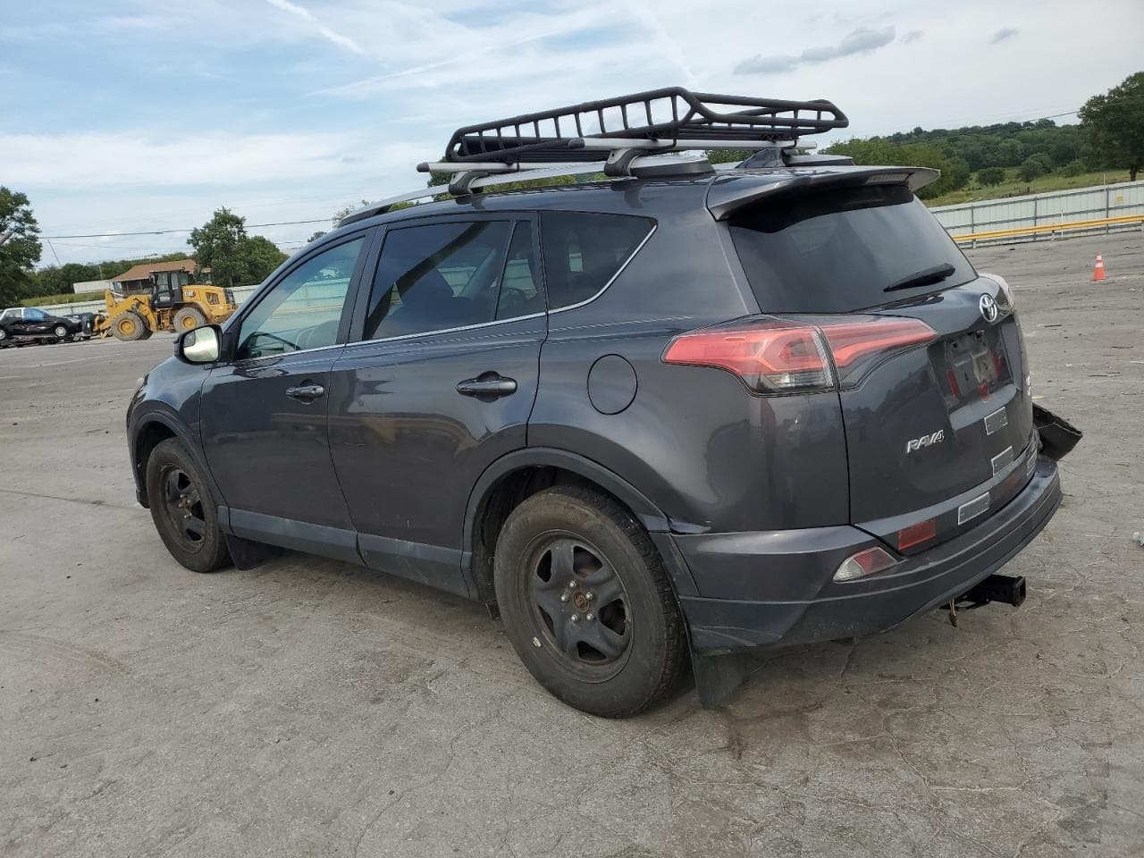 2016 Toyota Rav4 Le - foto 2