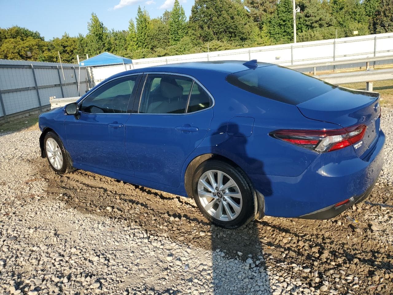 2023 Toyota Camry Le - foto 2