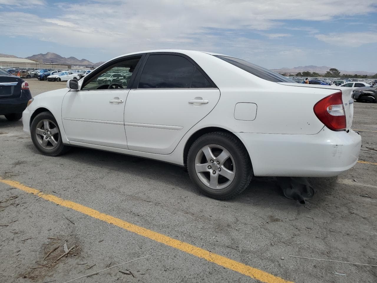 2003 Toyota Camry Le - foto 2
