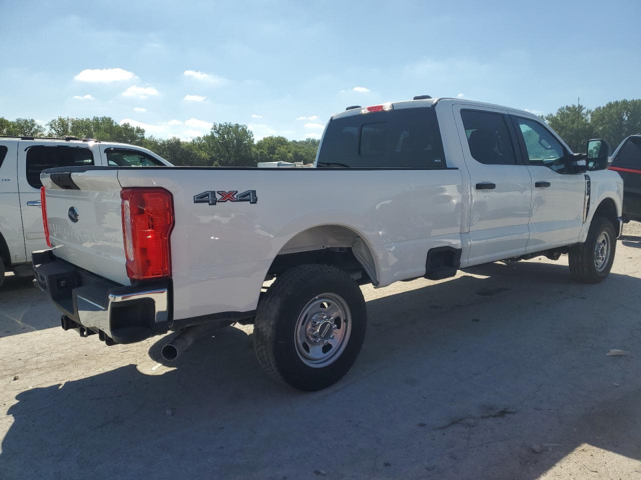 2024 Ford F350 Super Duty - foto 3