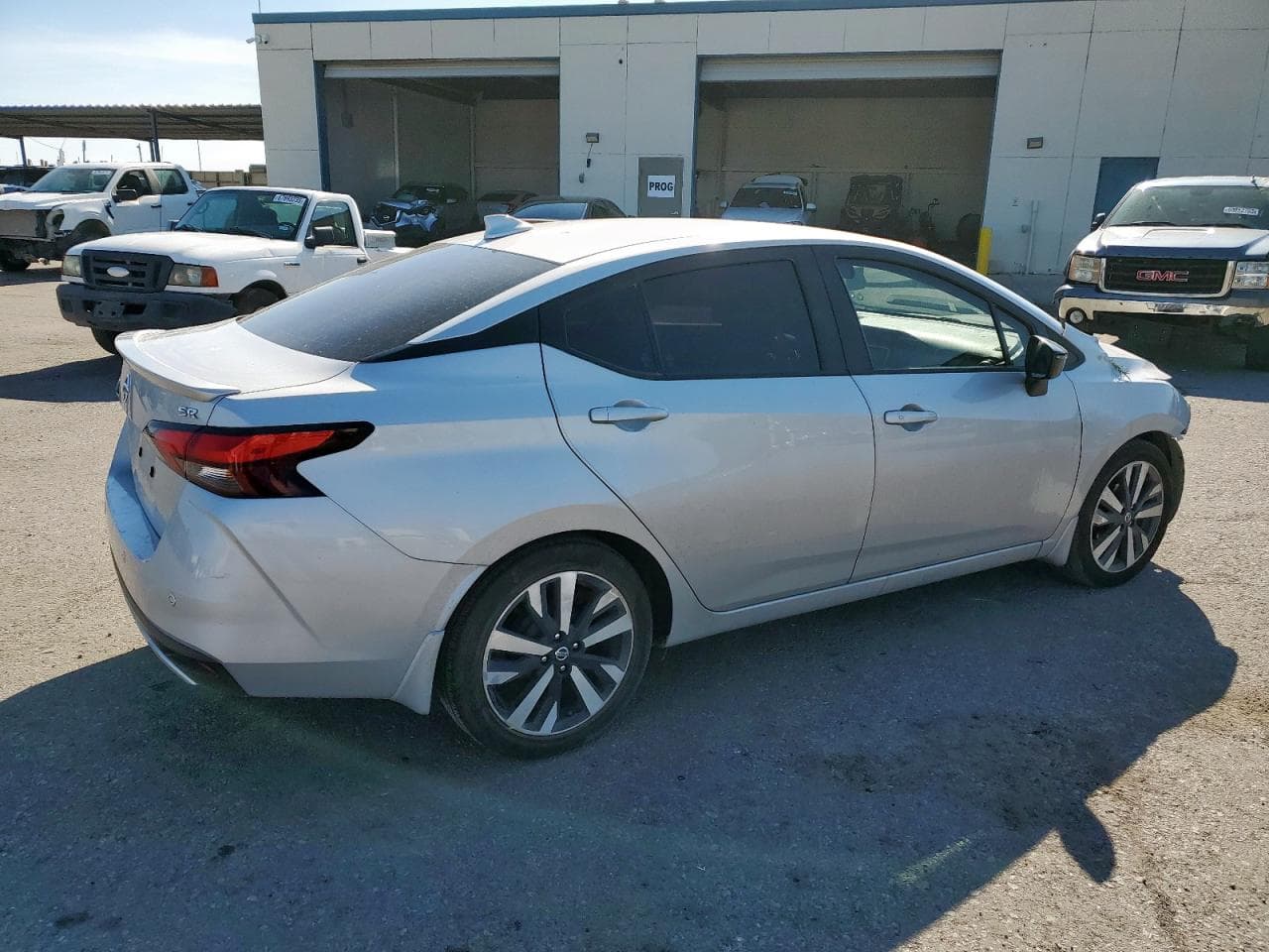 2021 Nissan Versa Sr - foto 3