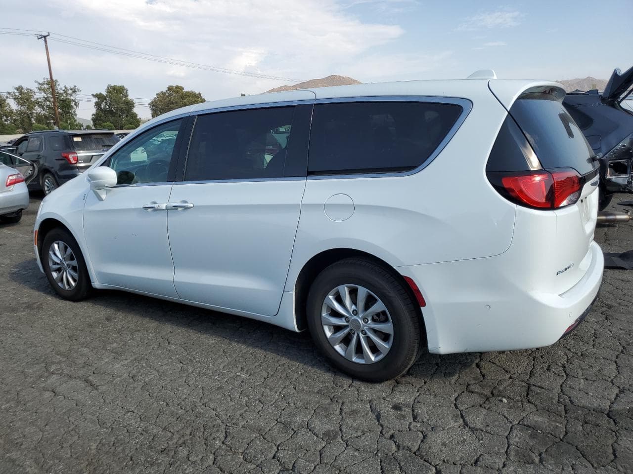 2019 Chrysler Pacifica Touring Plus - foto 2