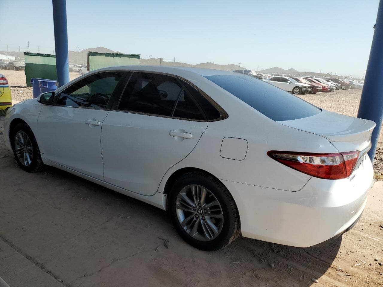 2015 Toyota Camry Le - foto 2