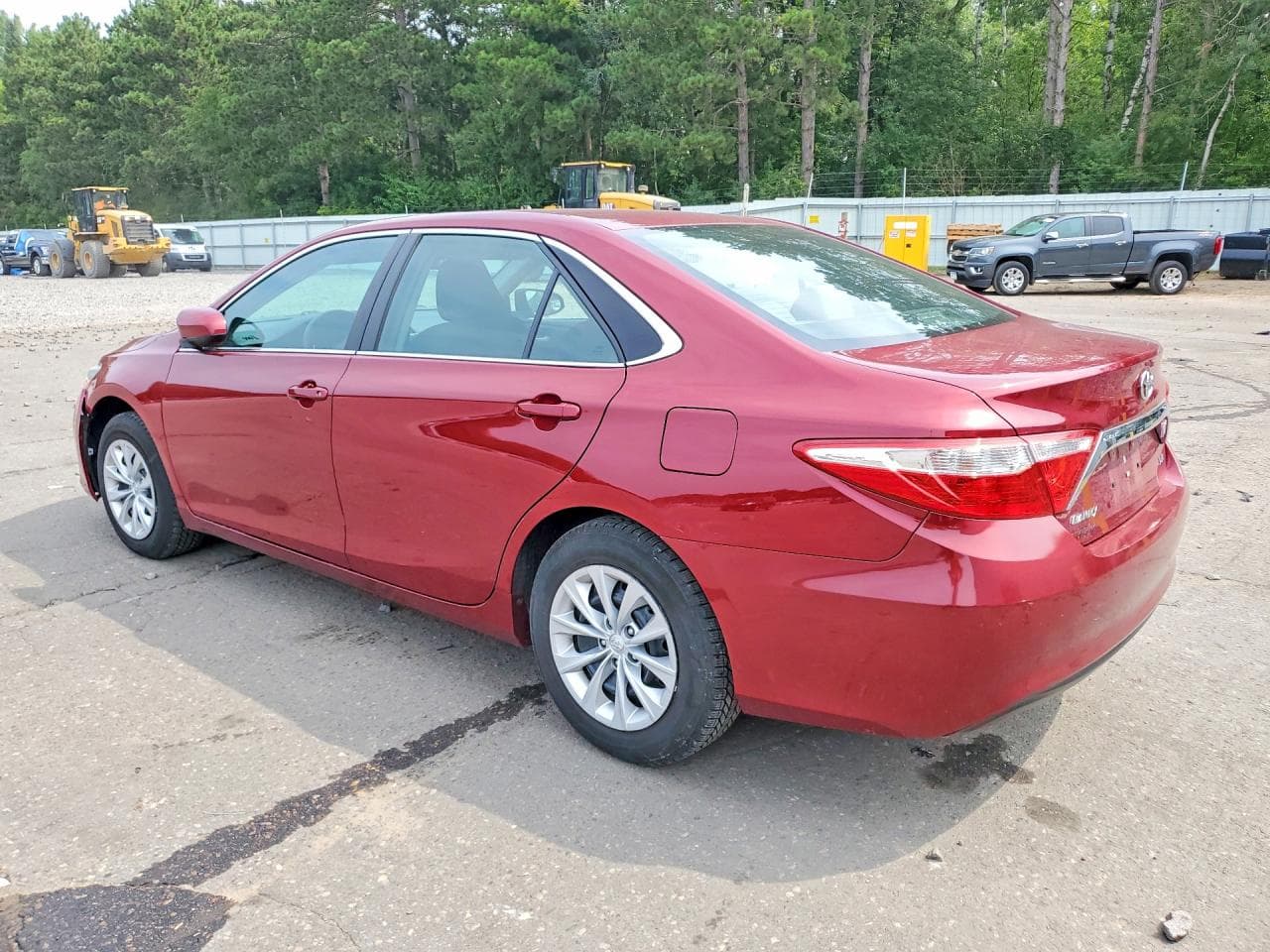 2016 Toyota Camry Le - foto 2