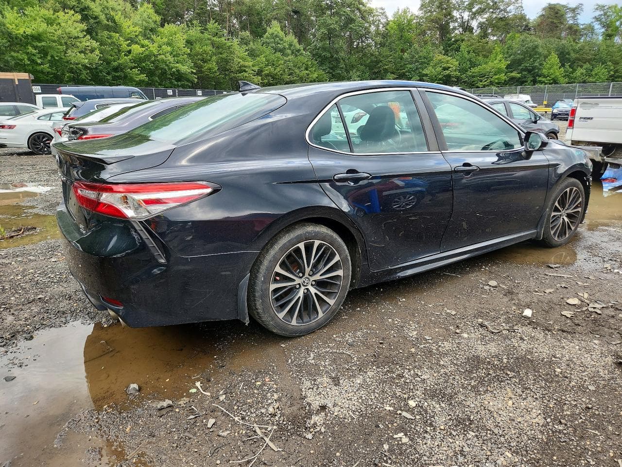 2020 Toyota Camry Se - foto 3