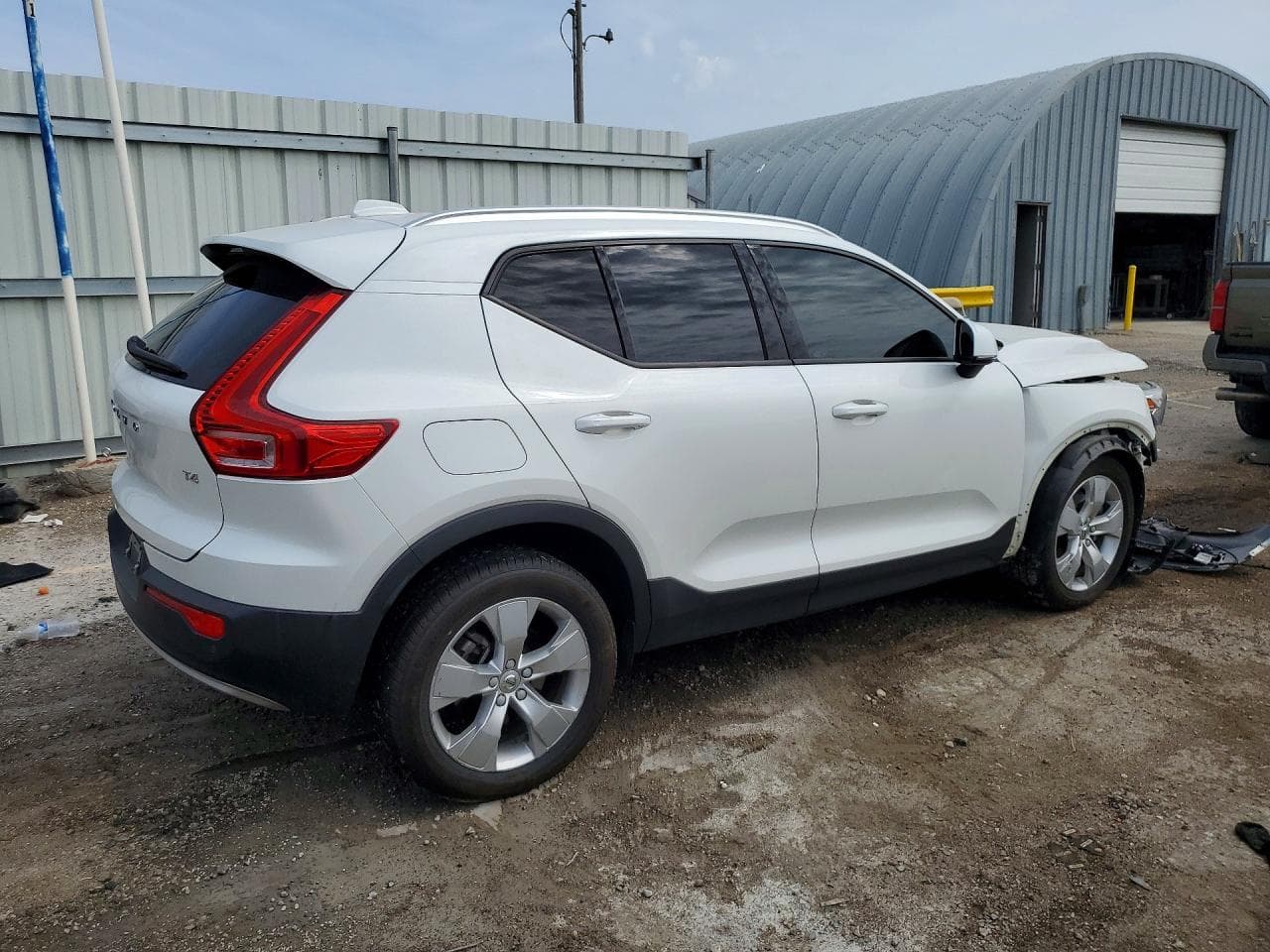 2022 Volvo Xc40 T4 Momentum - foto 3
