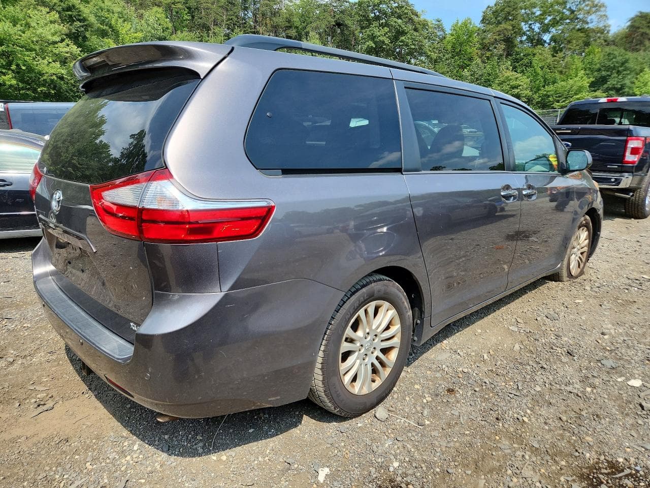 2016 Toyota Sienna Xle Premium 8-Passenger - foto 3