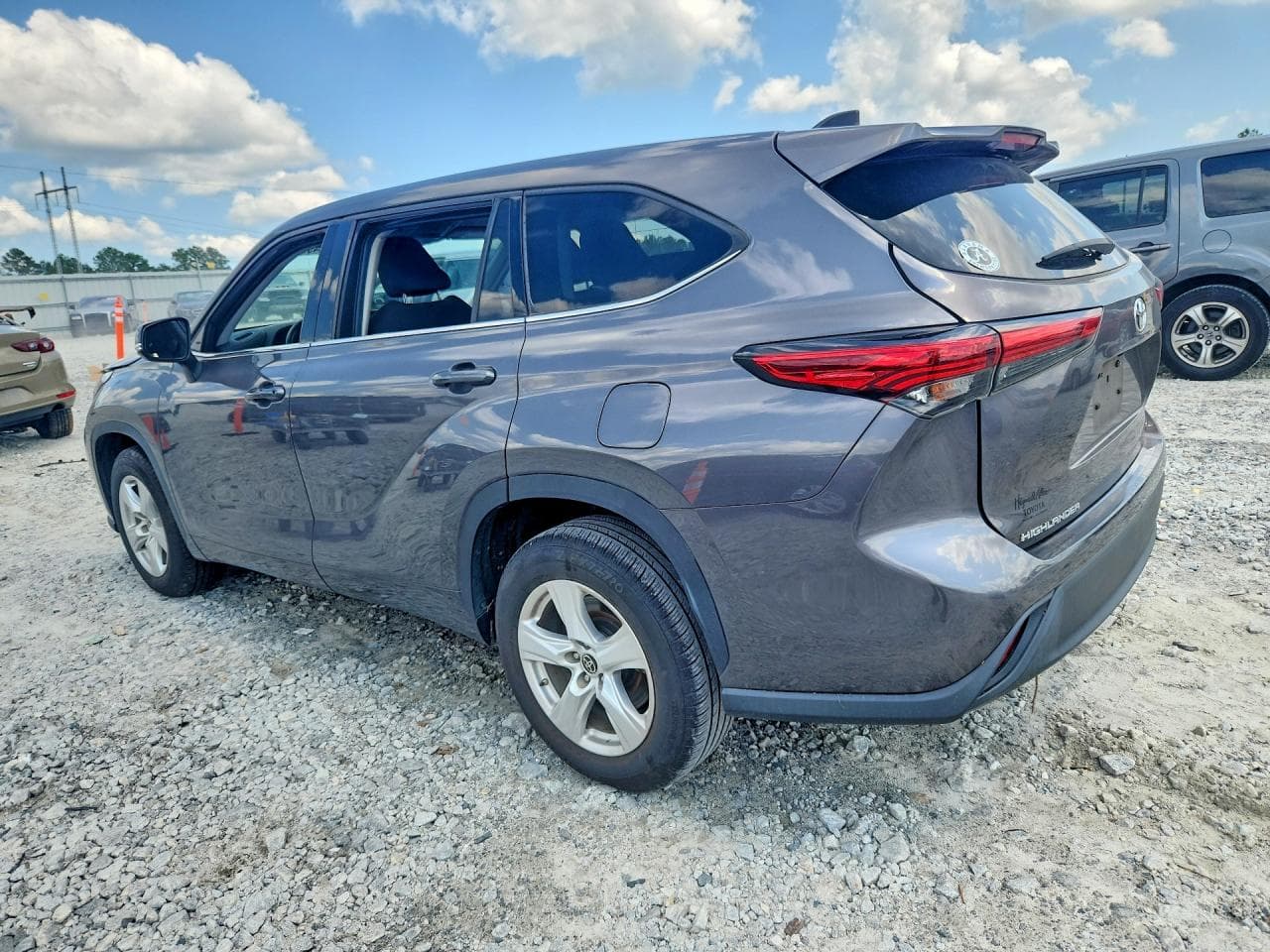 2022 Toyota Highlander Le - foto 2