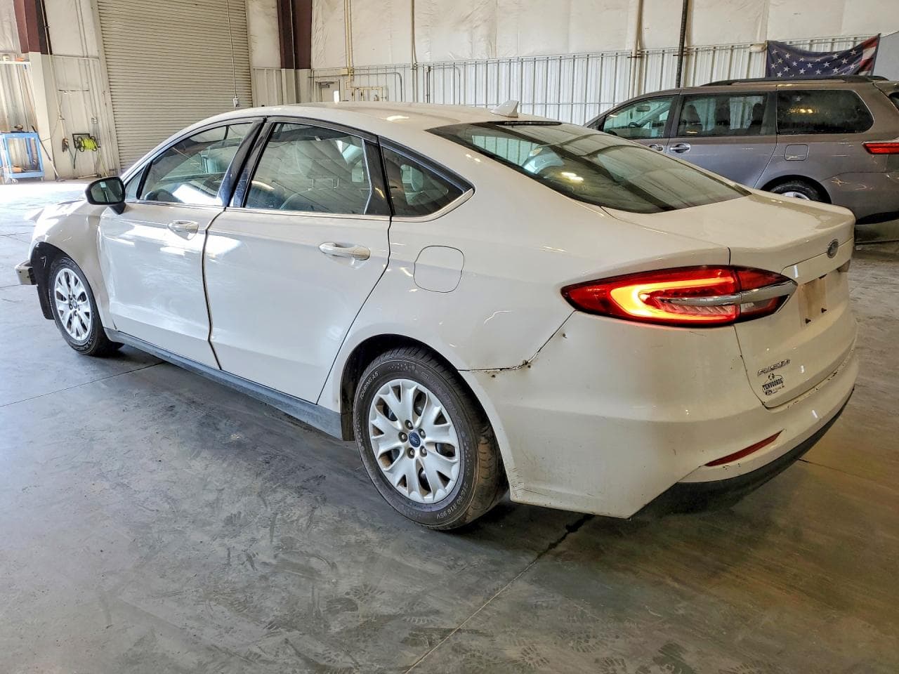 2020 Ford Fusion S - foto 2