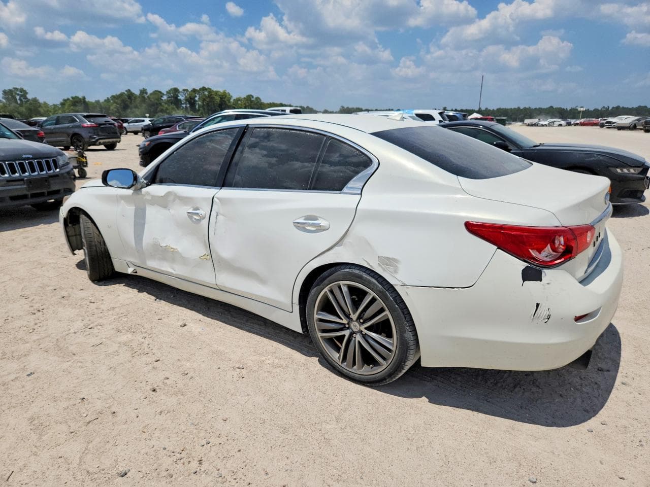 2014 Infiniti Q50 Premium - foto 2