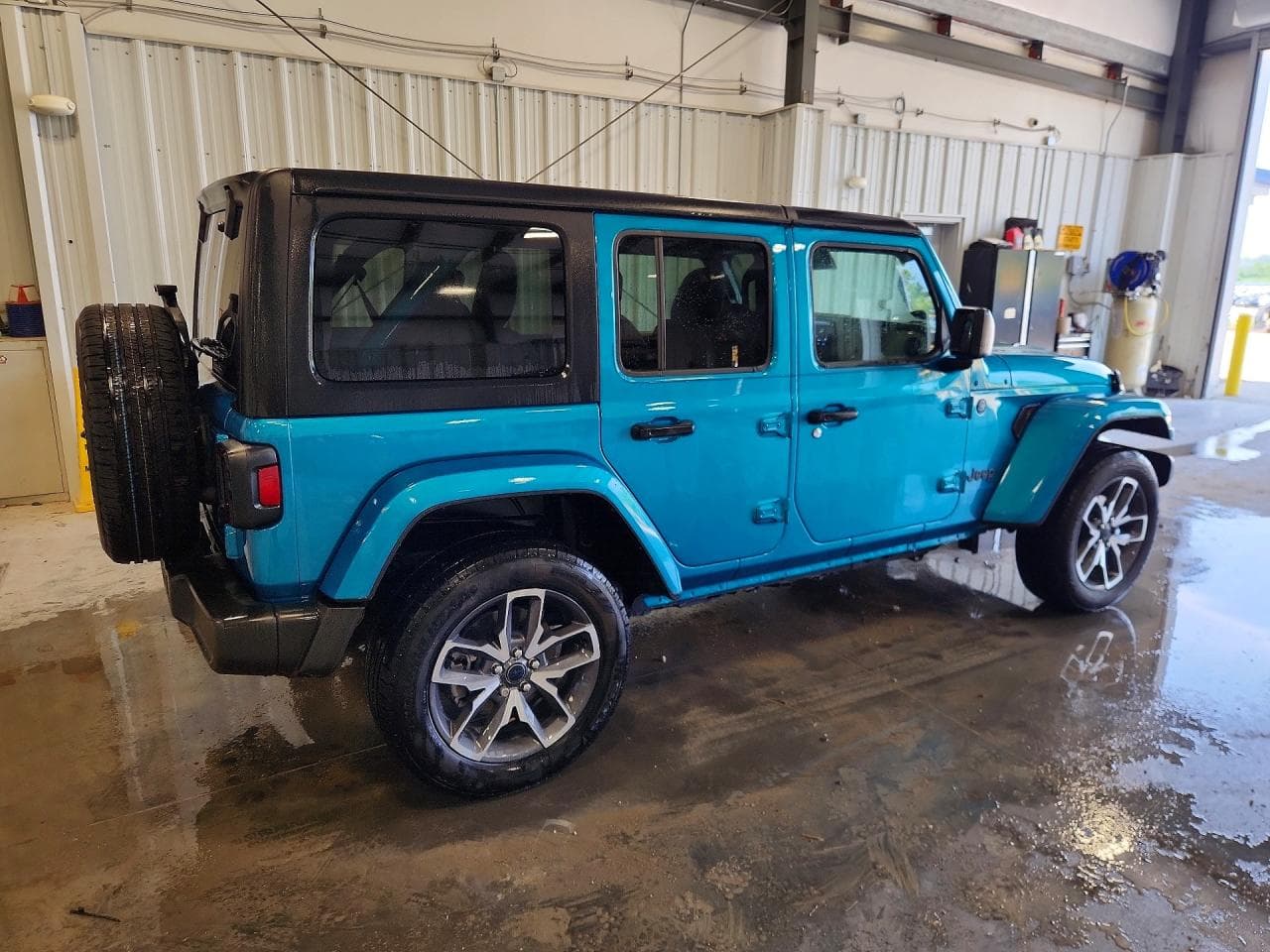2024 Jeep Wrangler 4Xe - foto 3