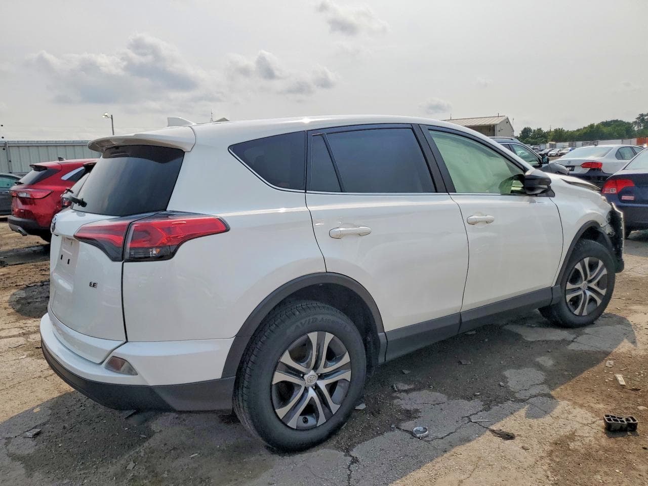 2017 Toyota Rav4 Le - foto 3
