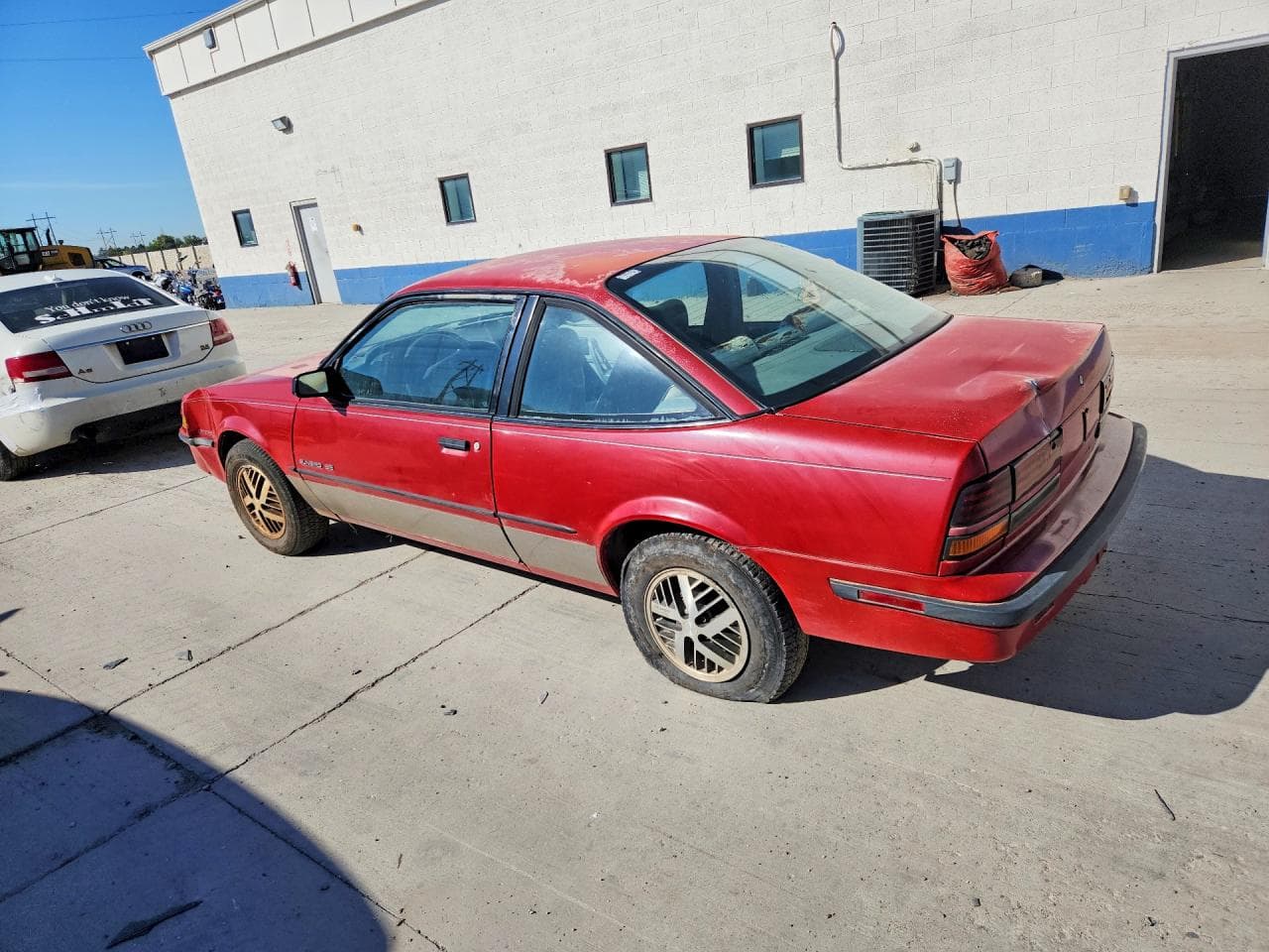 1989 Pontiac Sunbird - foto 2