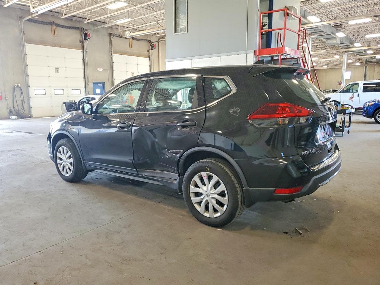 2018 Nissan Rogue S - foto 2