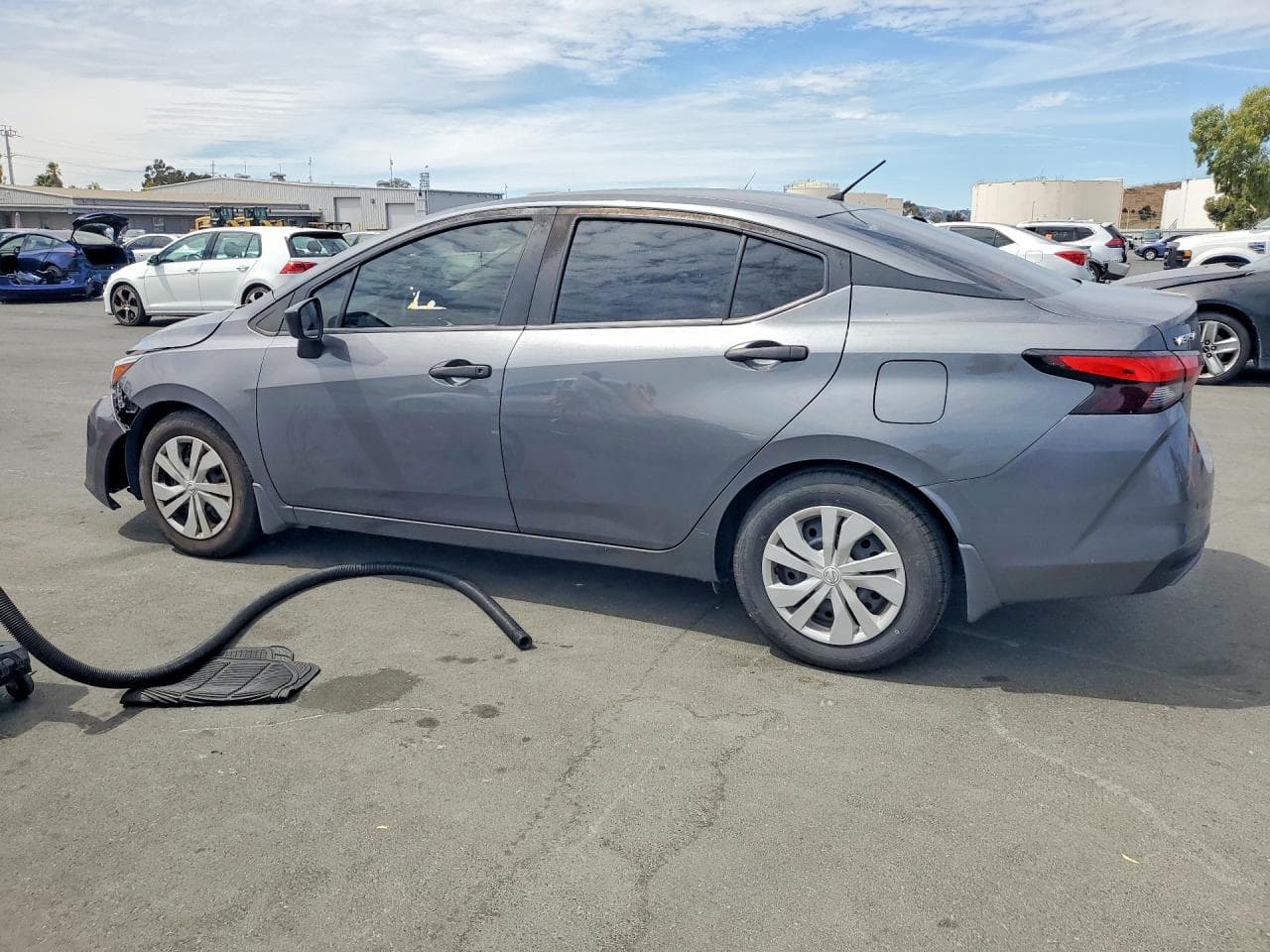 2023 Nissan Versa S - foto 2