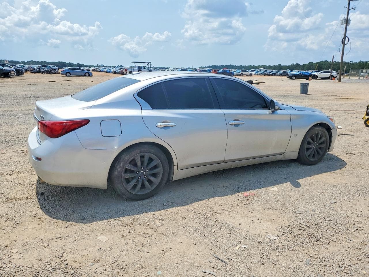 2015 Infiniti Q50 Premium - foto 3