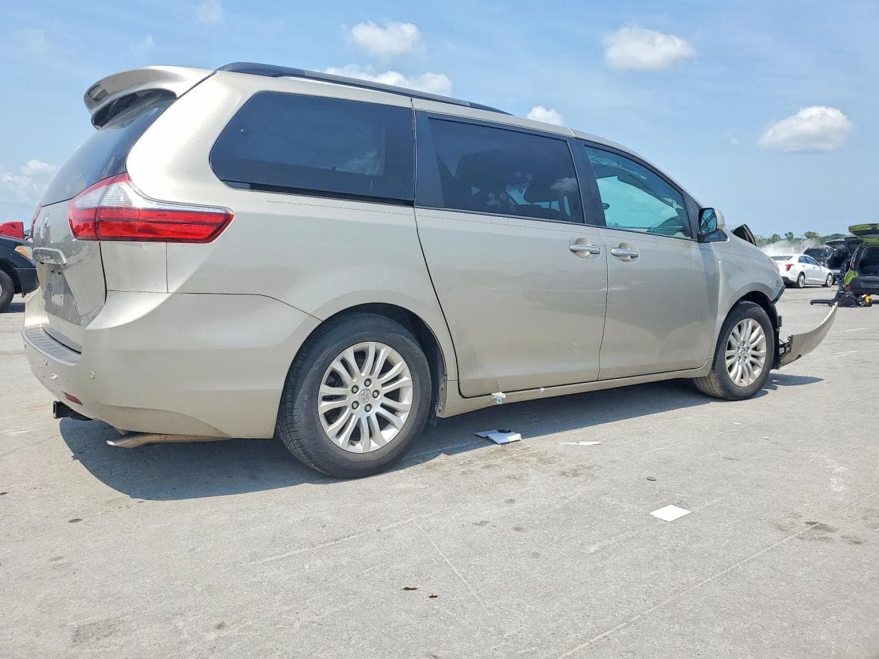 2015 Toyota Sienna Xle 8-Passenger - foto 3