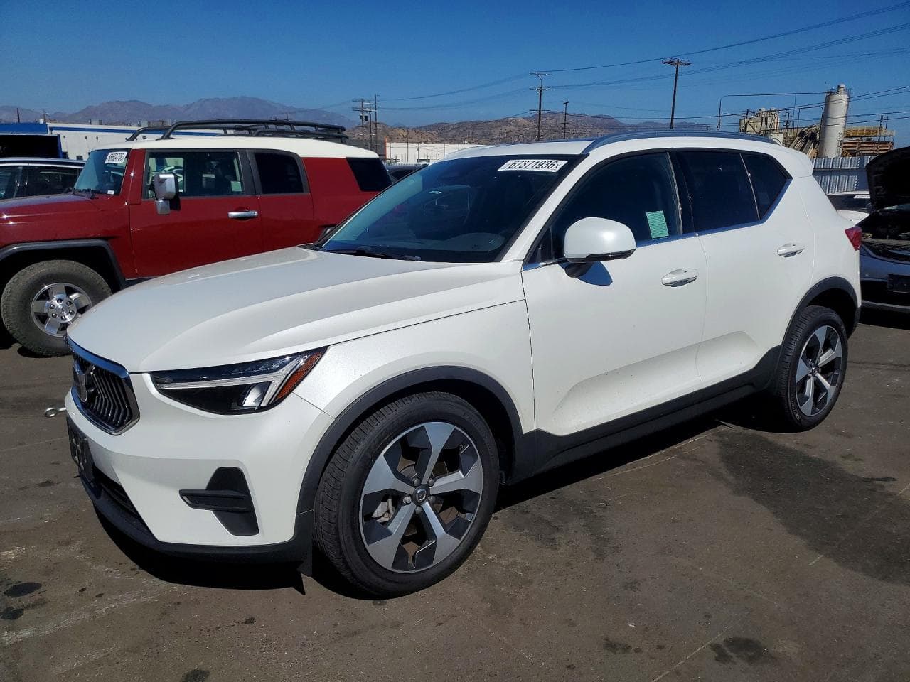 Volvo XC40 2025 z USA