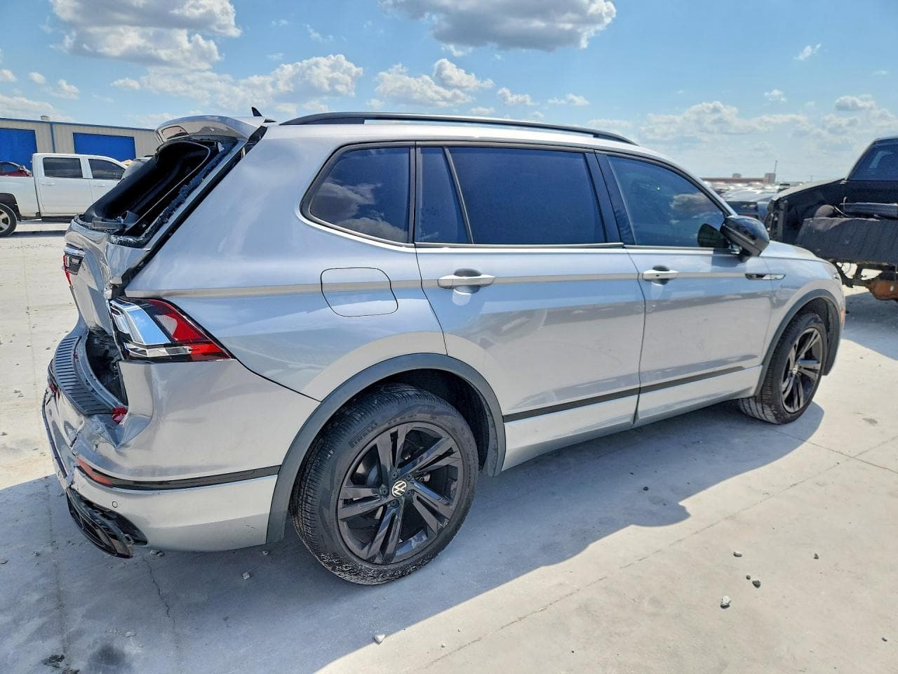 2023 Volkswagen Tiguan Se R-Line Black - foto 3