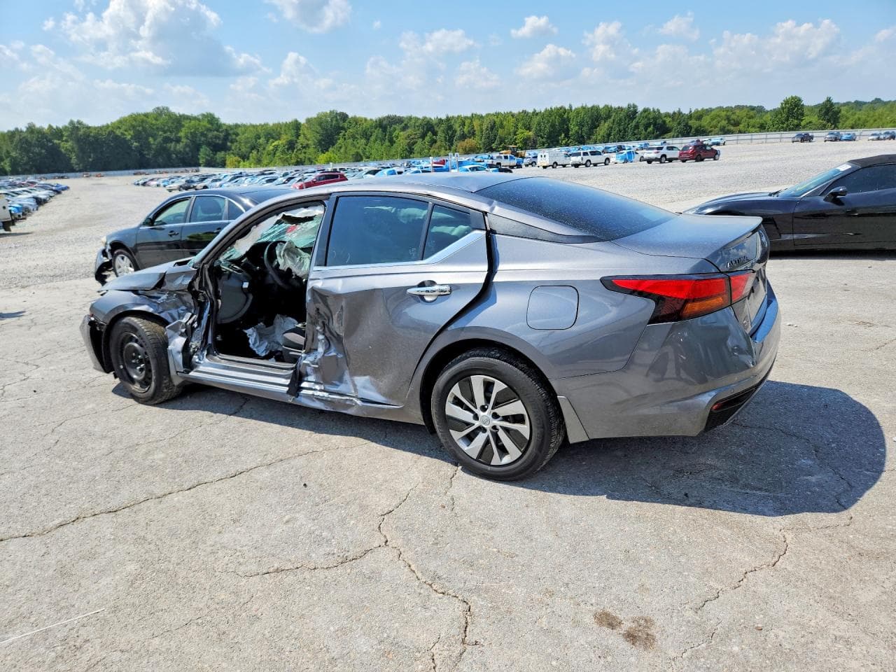2024 Nissan Alitma - foto 2