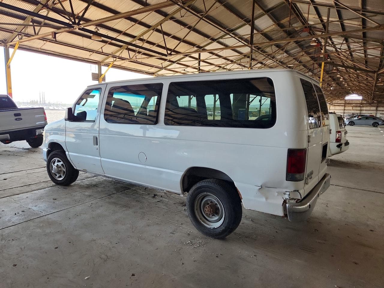 2008 Ford Econoline E350 Super Duty Wagon - foto 2