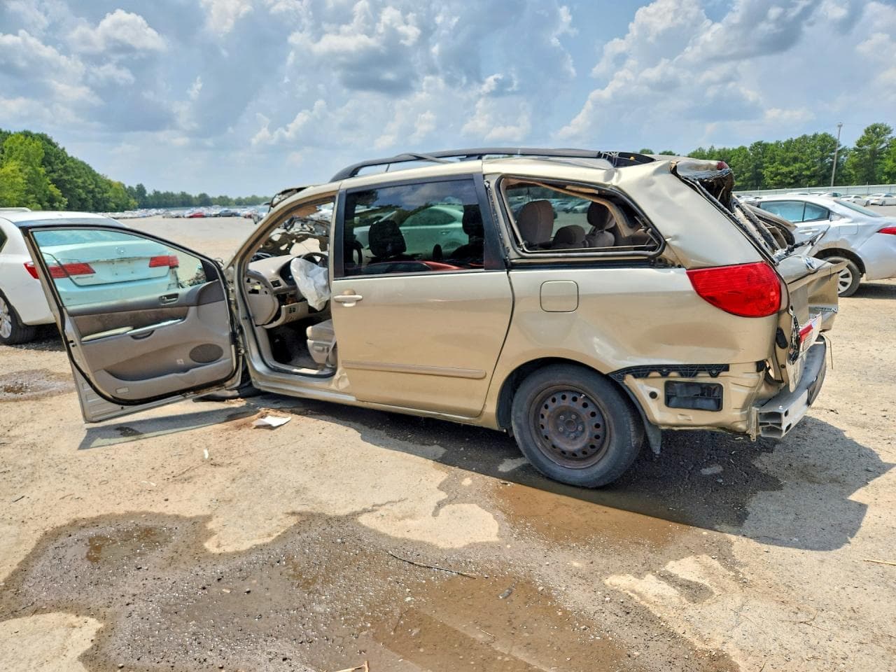 2009 Toyota Sienna Le 8-Passenger - foto 2