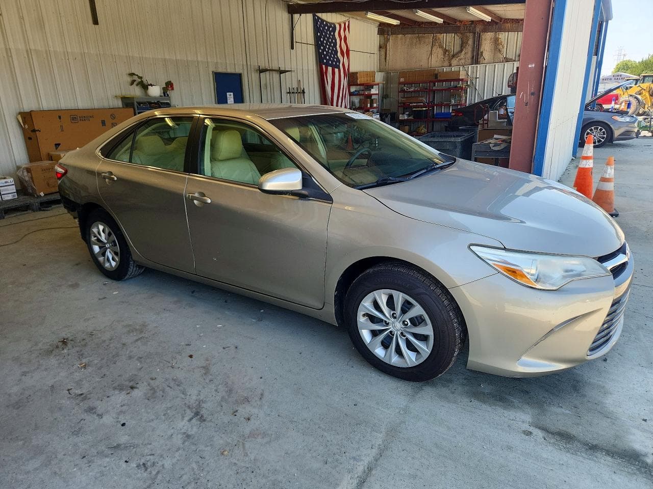 2015 Toyota Camry Le - foto 4