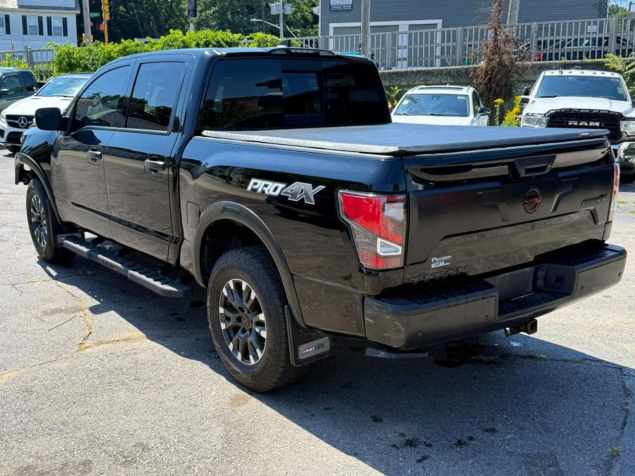 2023 Nissan Titan Pro-4X - foto 2