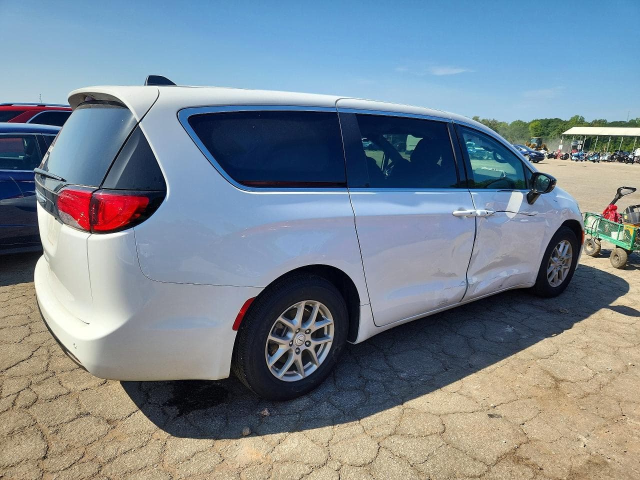 2026 Chrysler Voyager Lx - foto 3