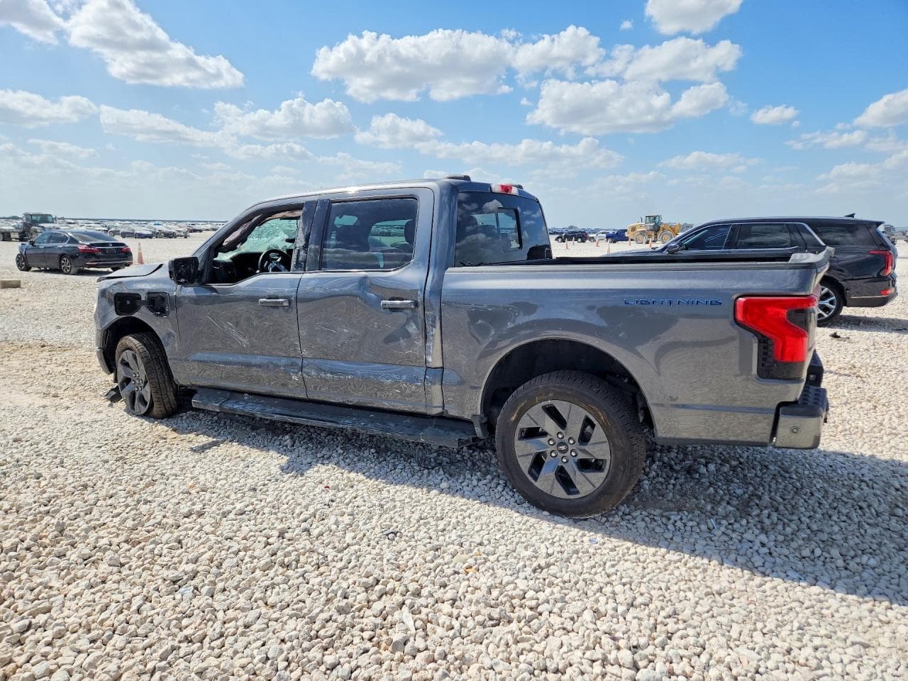 2022 Ford F150 Lightning Pro - foto 2