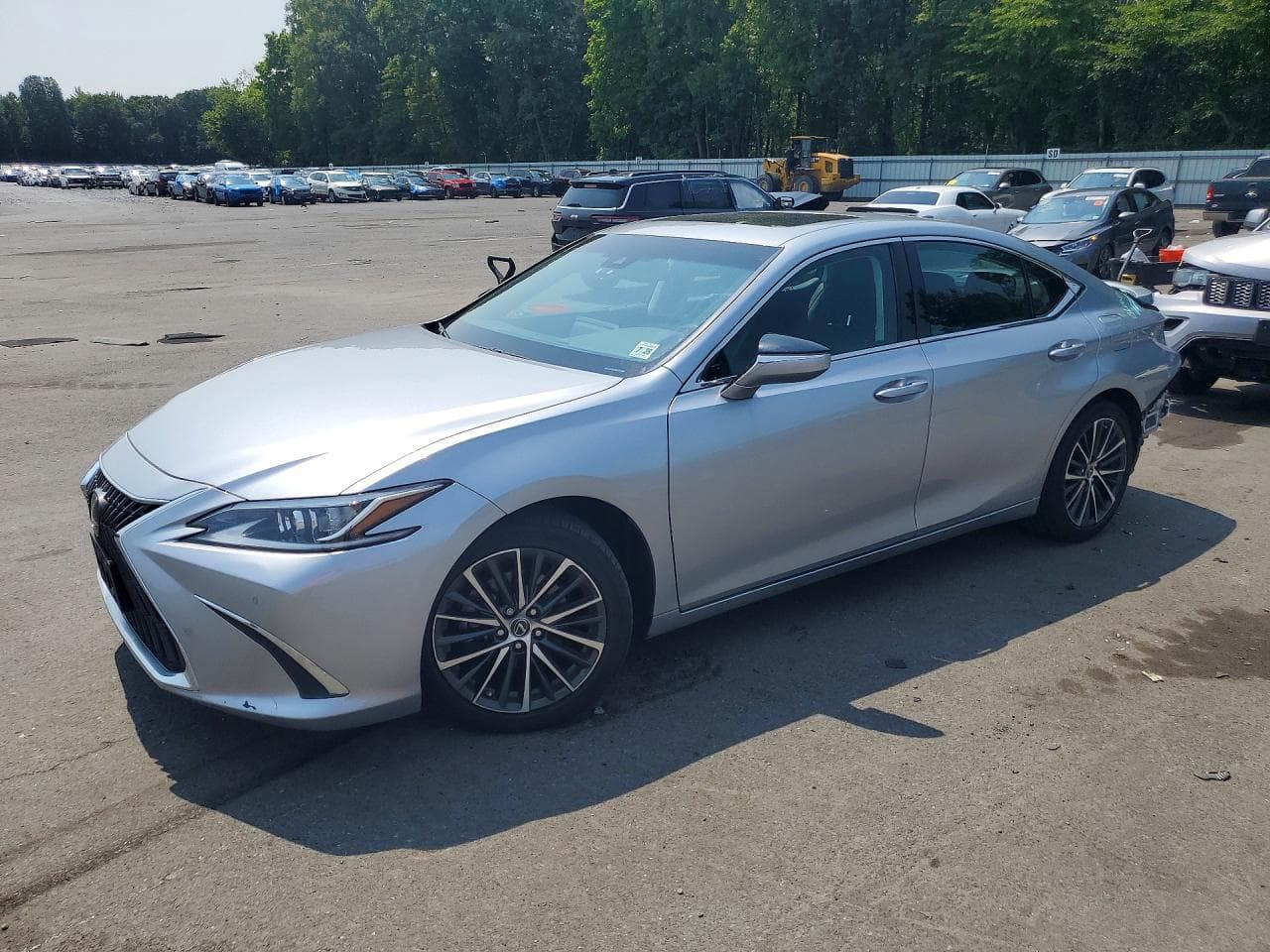 Lexus ES 2023 z USA