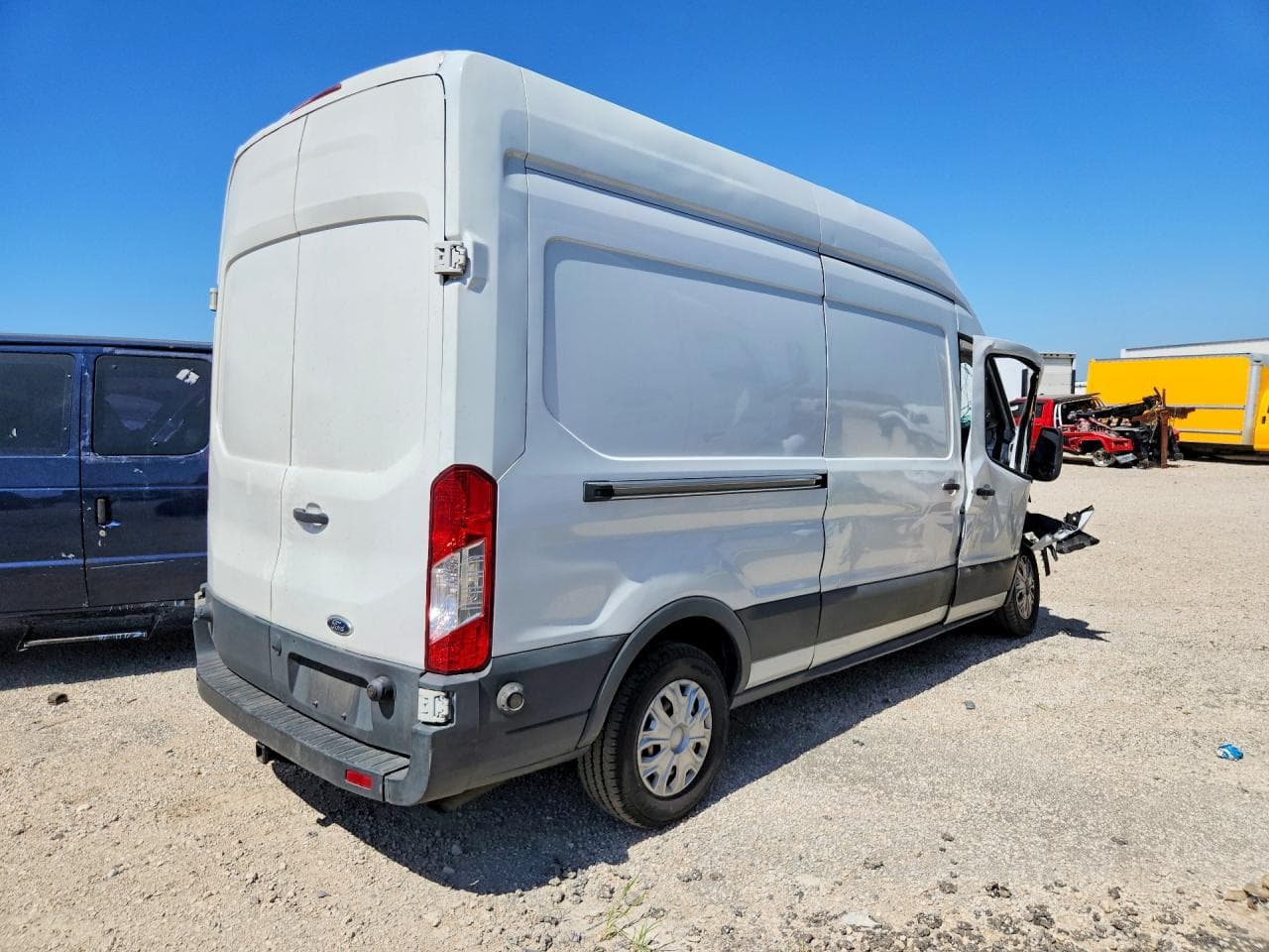 2017 Ford Transit T-250 - foto 3