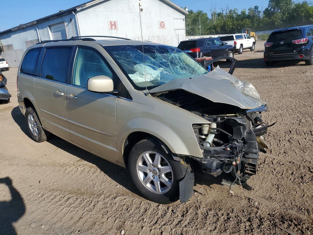 2010 Chrysler Town & Country Touring - foto 4