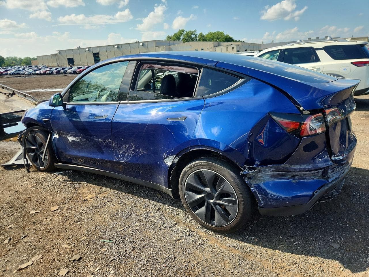 2025 Tesla Model Y - foto 2