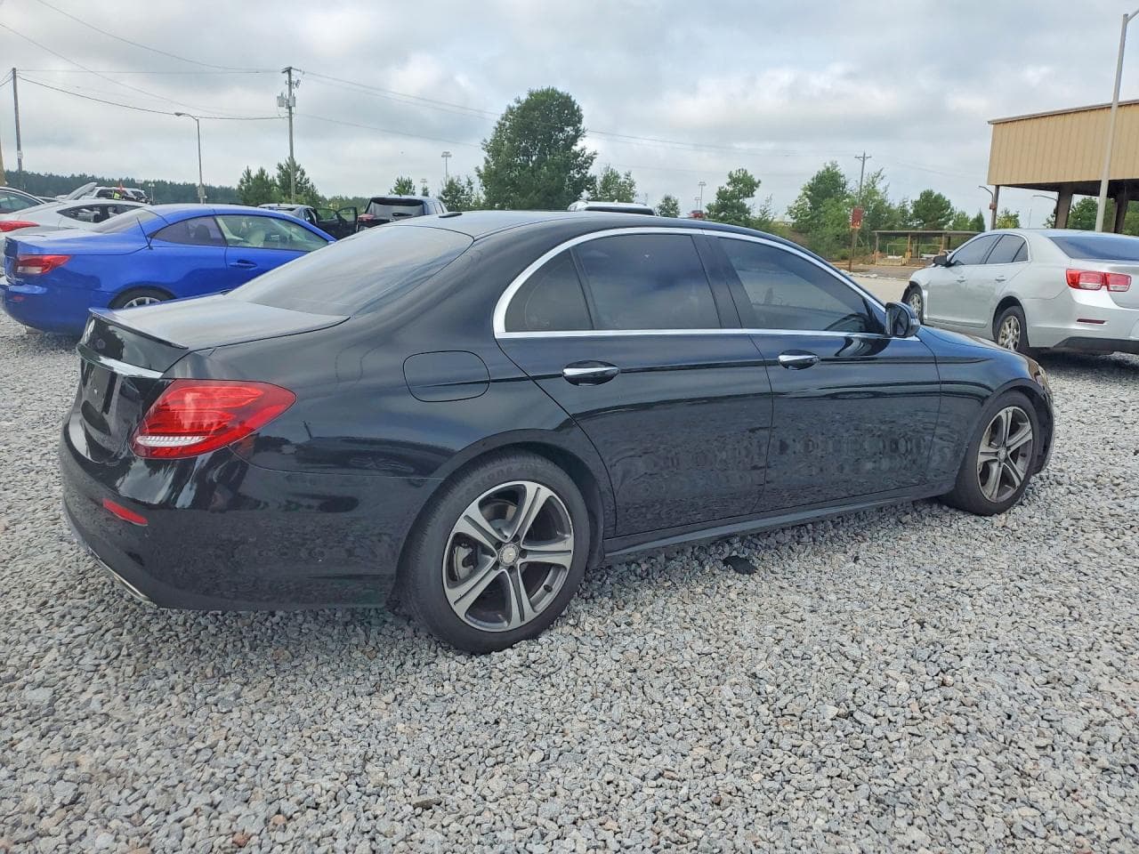 2017 Mercedes-Benz E 300 4Matic - foto 3