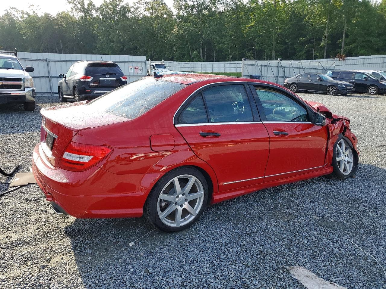 2014 Mercedes-Benz C 300 4Matic - foto 3