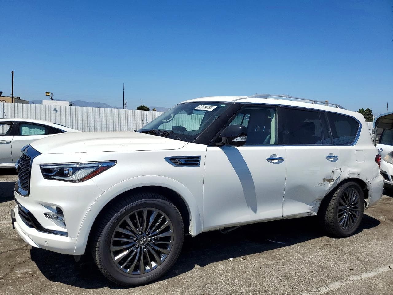 Infiniti QX80 2022 z USA