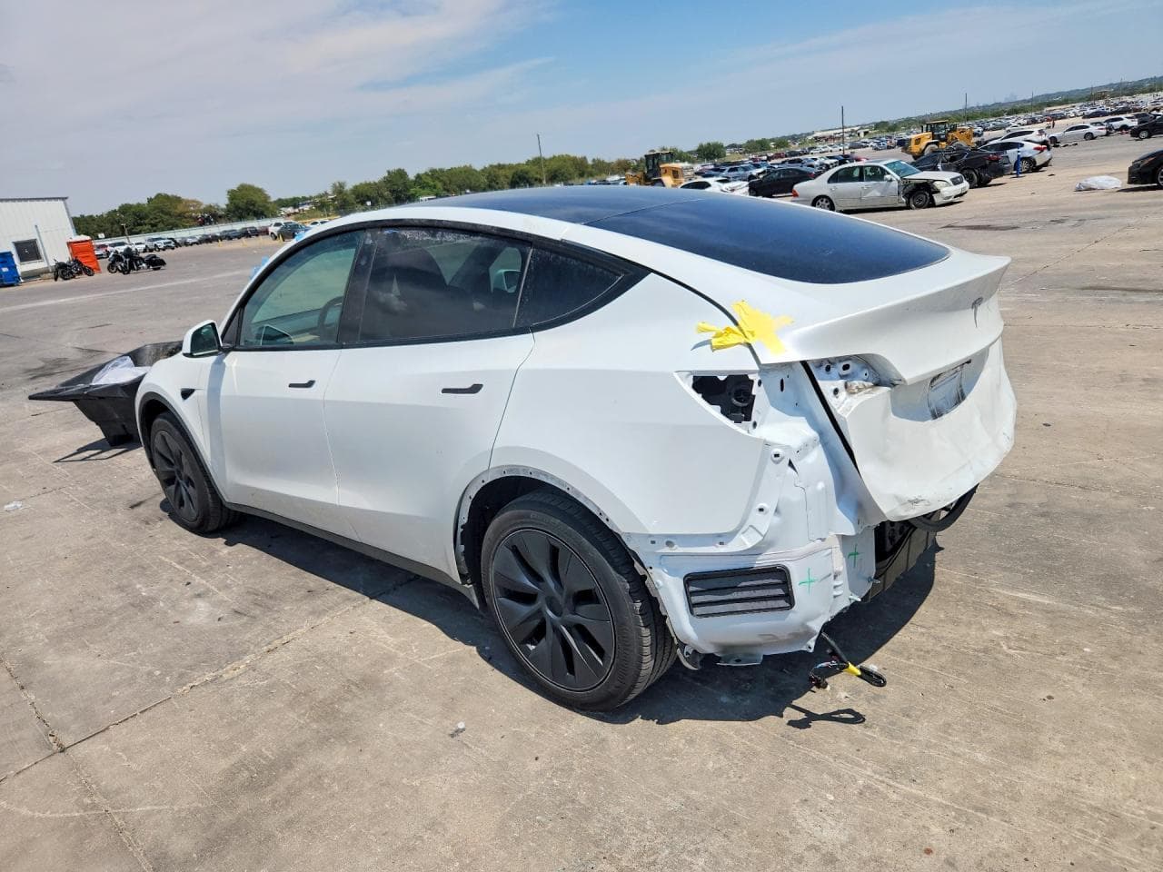 2025 Tesla Model Y - foto 2