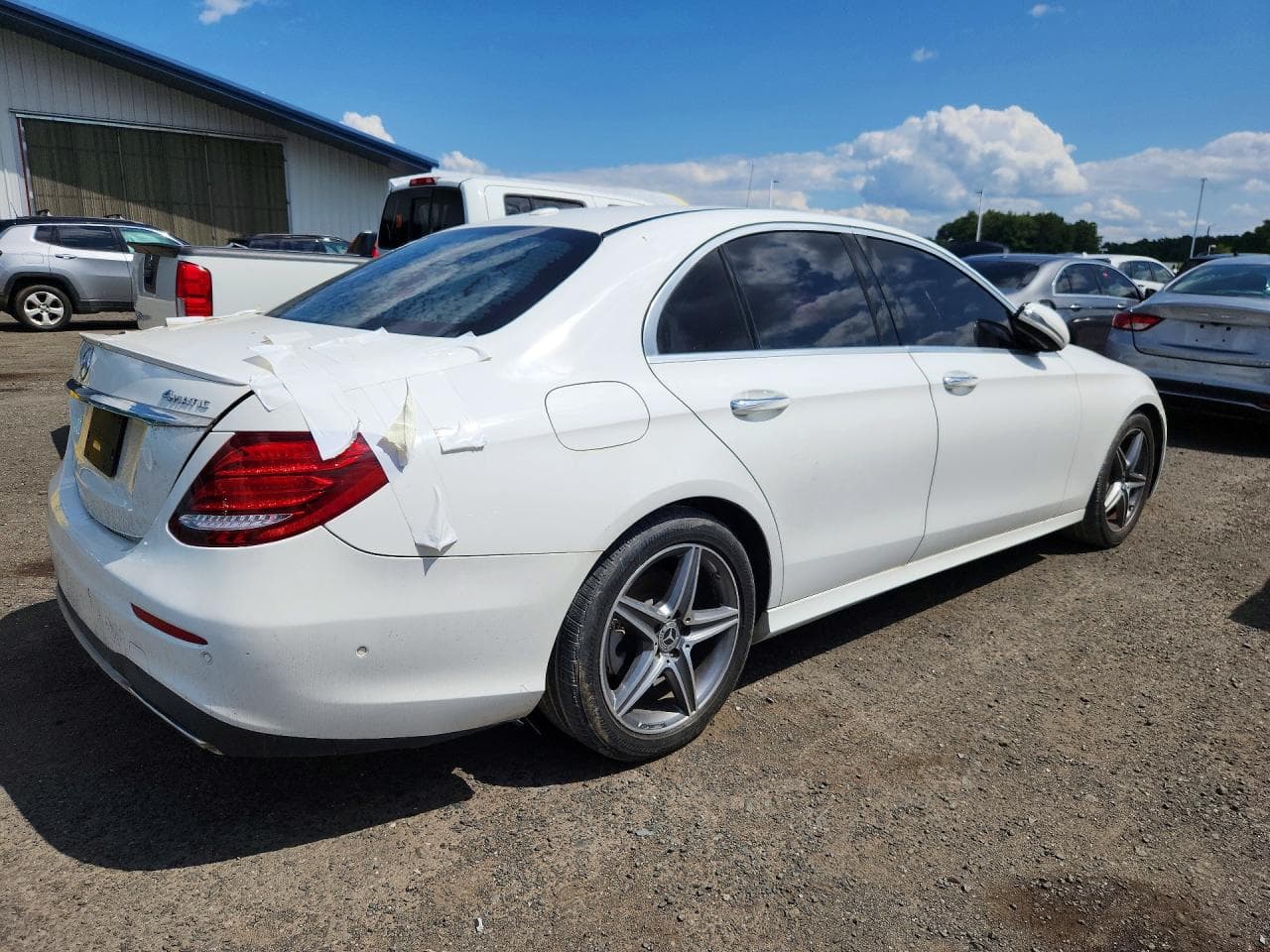 2017 Mercedes-Benz E 300 4Matic - foto 3