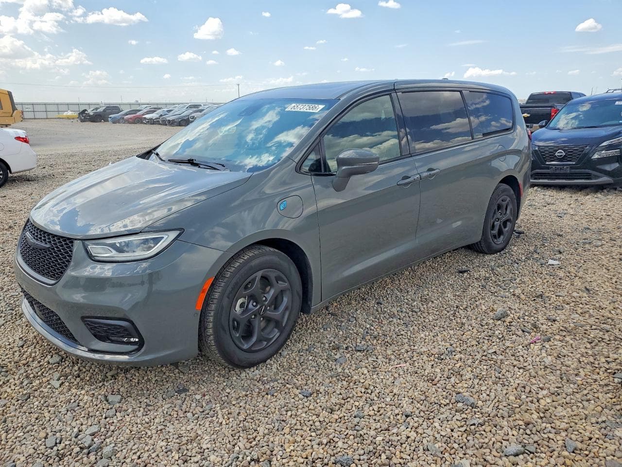 Chrysler Pacifica 2022 z USA