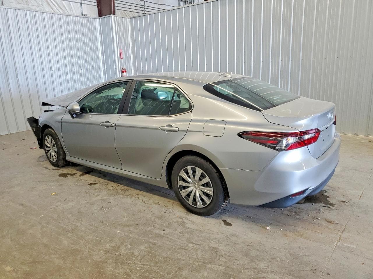 2022 Toyota Camry Le - foto 2